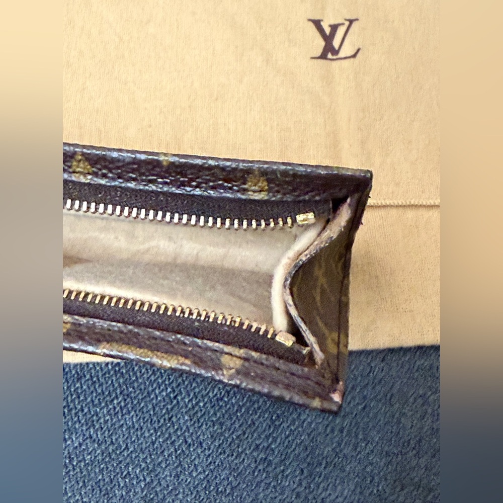 Louis Vuitton Monogram Cosmetic Pouch PM - Picture 14 of 16